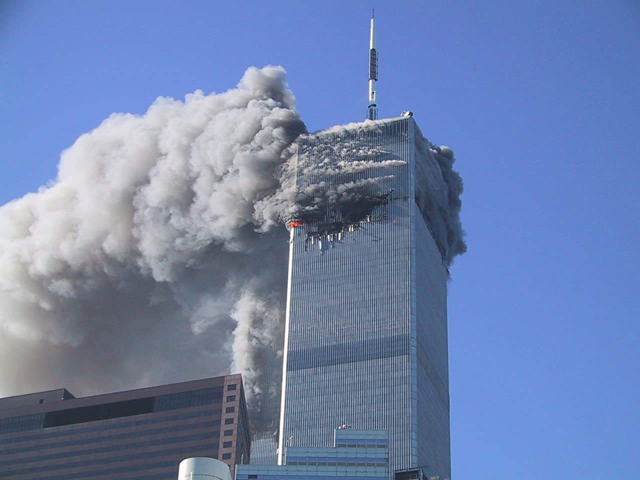 ıһ 102 Minutes That Changed America (2008)