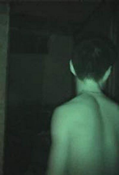  (2000)